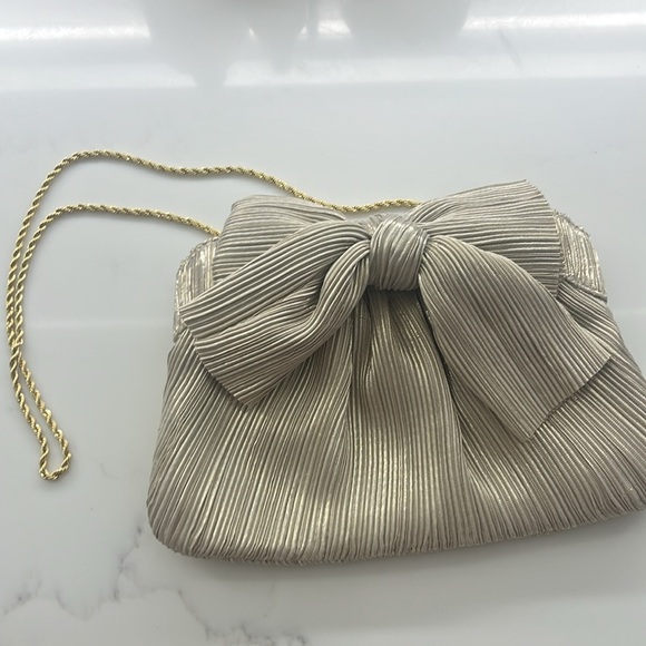 LOEFFLER RANDALL Bow Shoulder Bag - GOLD w/ dust bag - Picture 2 of 10